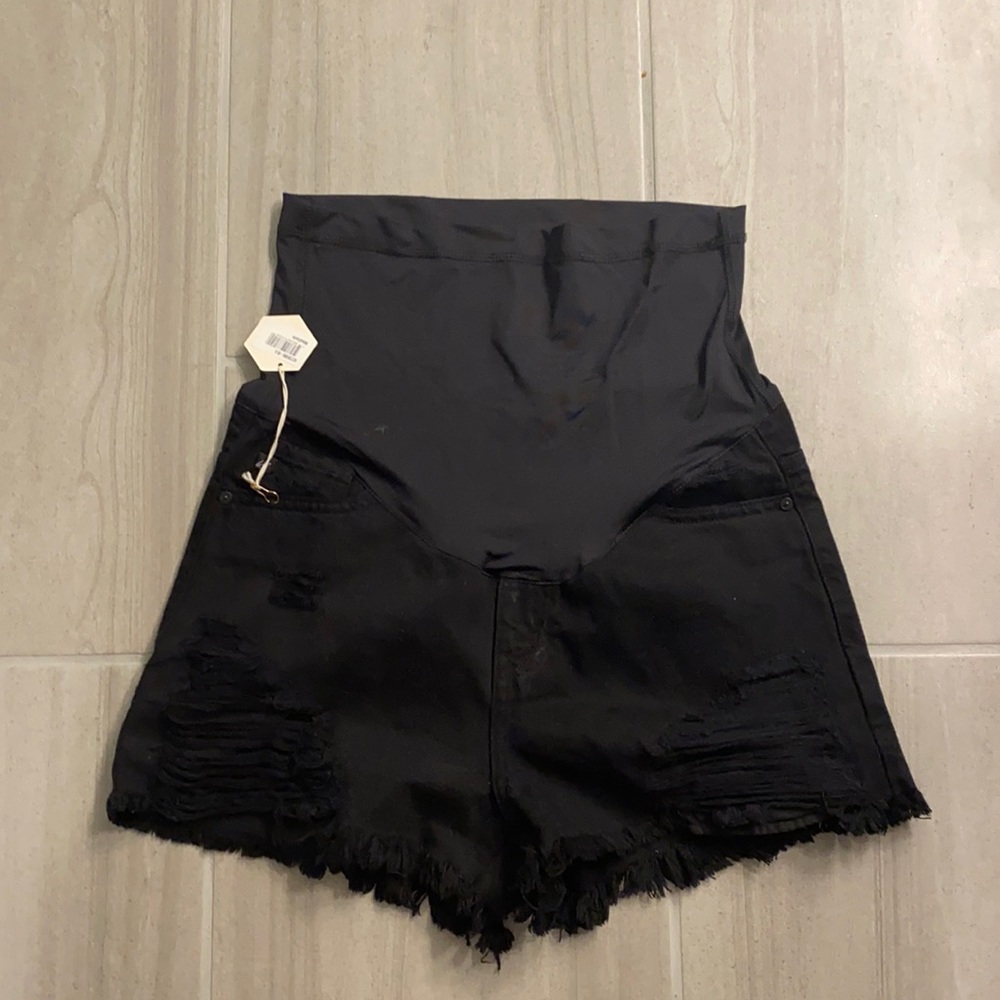 Pink Blush medium black distressed shorts NWT!